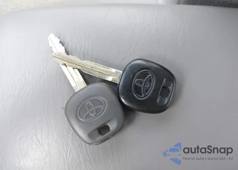 2005 Toyota Corolla Ce из США, поврежденный, VIN 1NXBR32E65Z528341